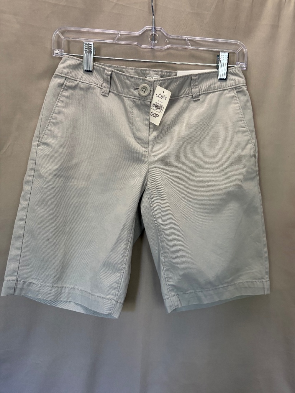 LOFT Petites Original Shorts, Light Gray, Size 00P (NWT)